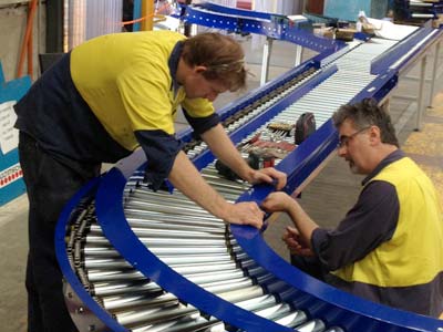 Safety tips for working with a conveyor belt